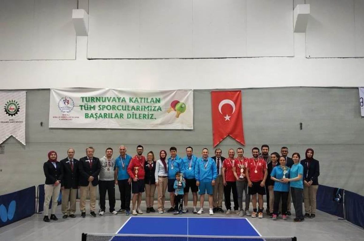 Büyükşehir Masa Tenisinde Şampiyon Oldu