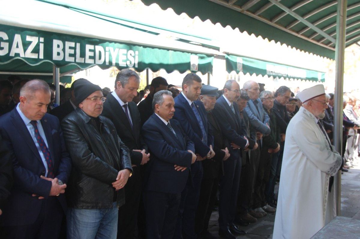 Ceha Büro Mobilyaları Yönetim Kurulu Başkanı Çetin Şen\'in Annesi Vefat Etti