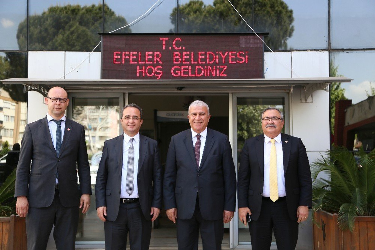 CHP\'li Vekillerden Efeler Belediyesine Ziyaret