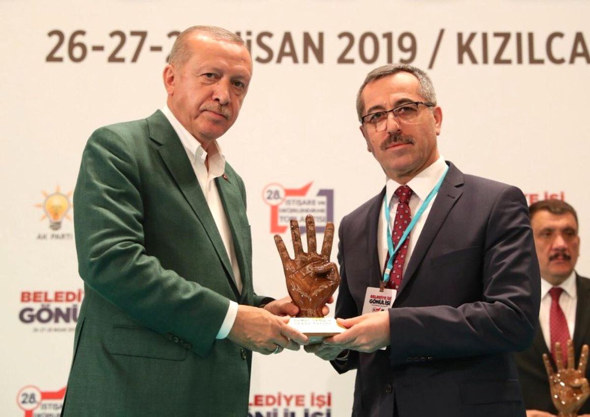 Cumhurbaşkanı Erdoğan\'dan Güngör\'e Ödül