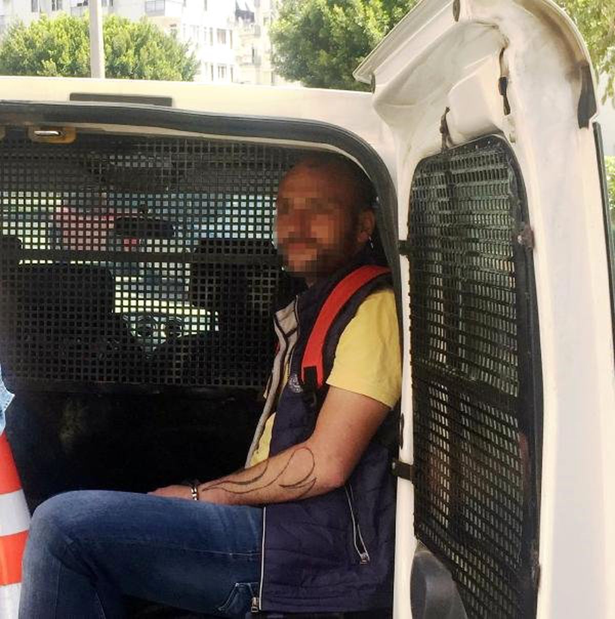 Dün Soyduğu Markete Bugün de Gidince Yakalandı