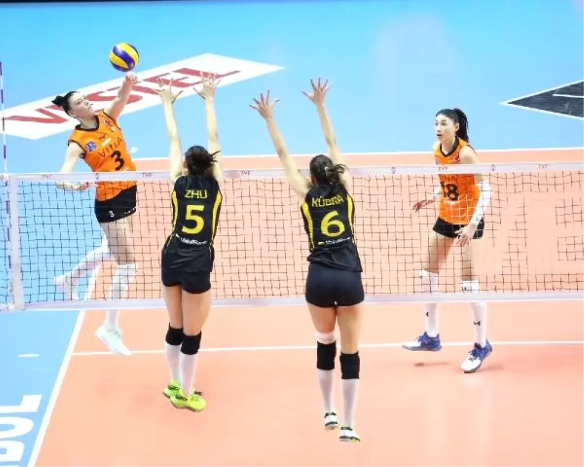 Eczacıbaşı Vitra - Vakıfbank: 1-3