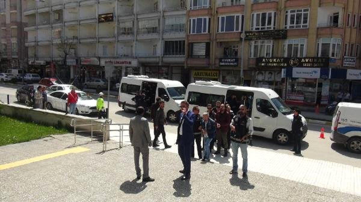 Fetö Şüphelileri, Polis Takibinden Çarşaf Giyerek Kurtulmaya Çalışmış