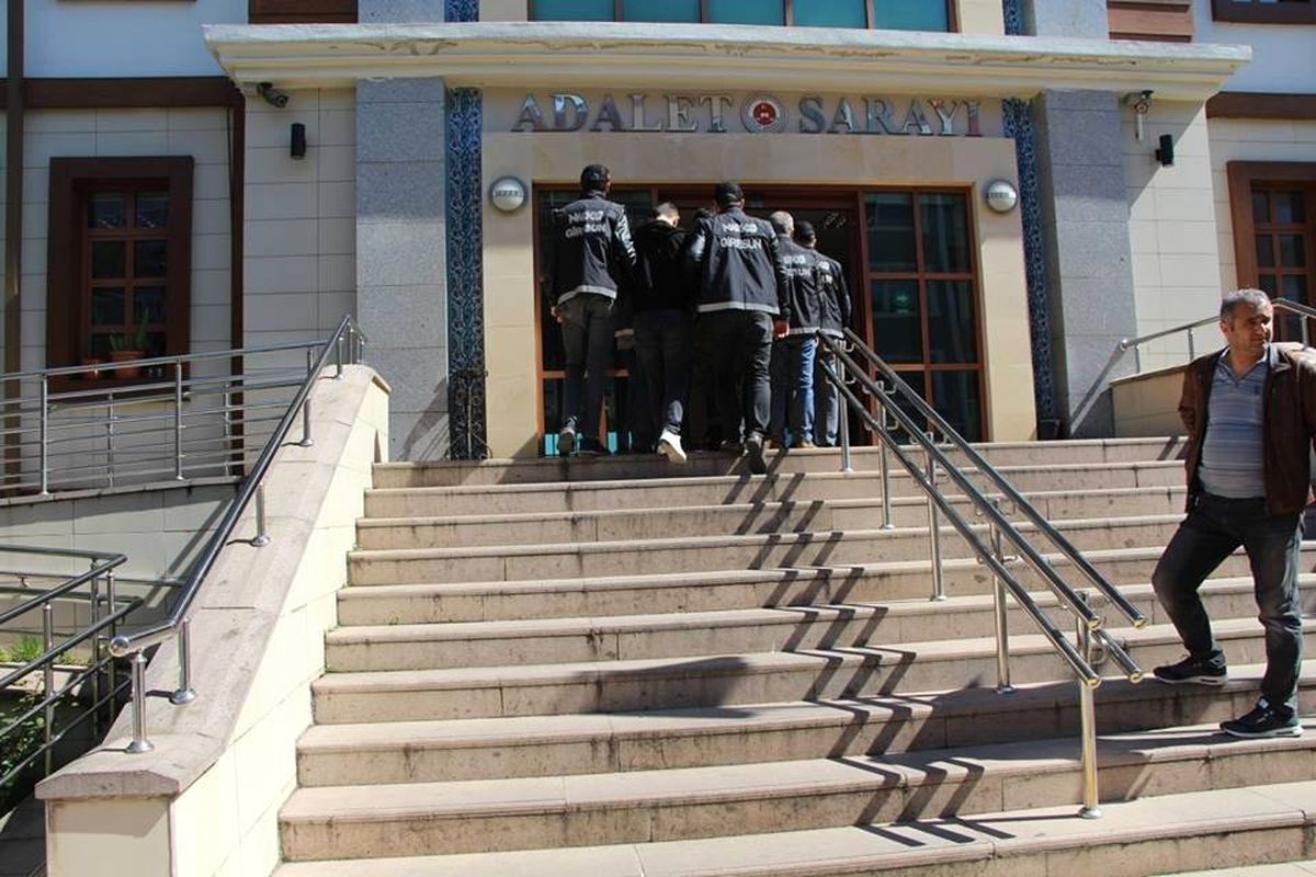 Giresun\'da, Torbacı Operasyonunda Gözaltına Alınan 5 Şüpheli Tutuklandı