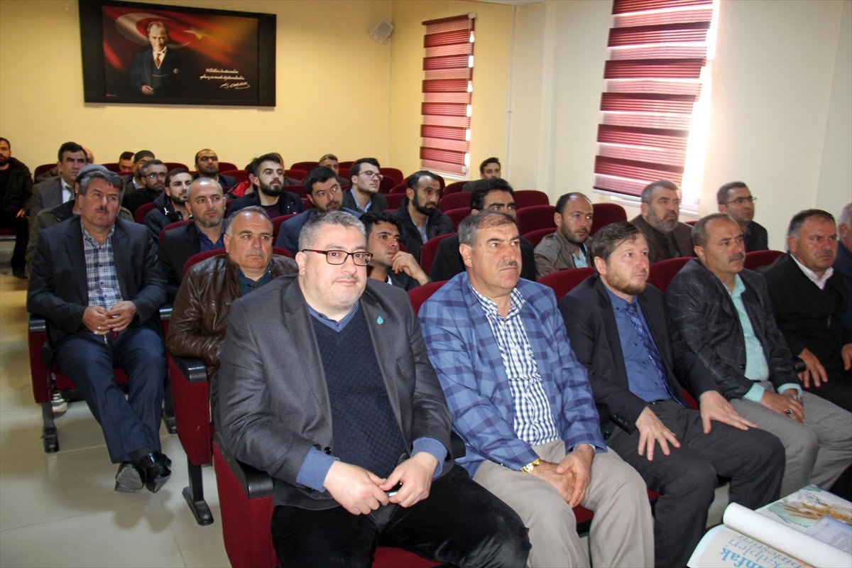 Hafik\'te Din Görevlilerine Konferans Verildi