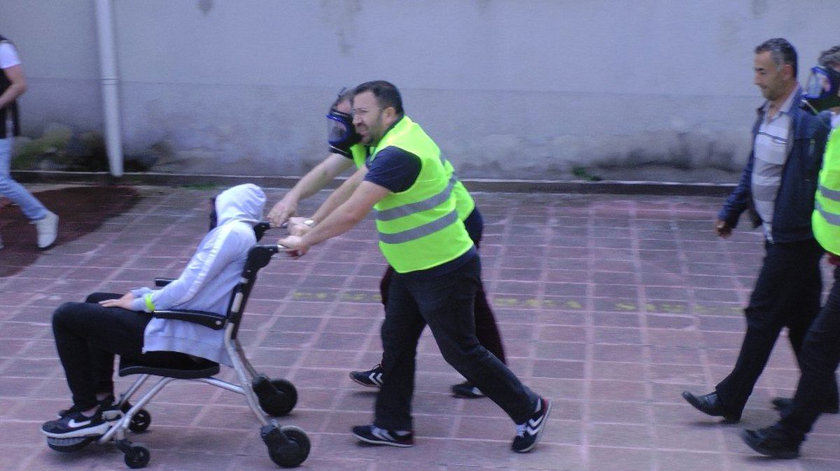 Hastanede Bombalı Tatbikat Gerçeği Aratmadı