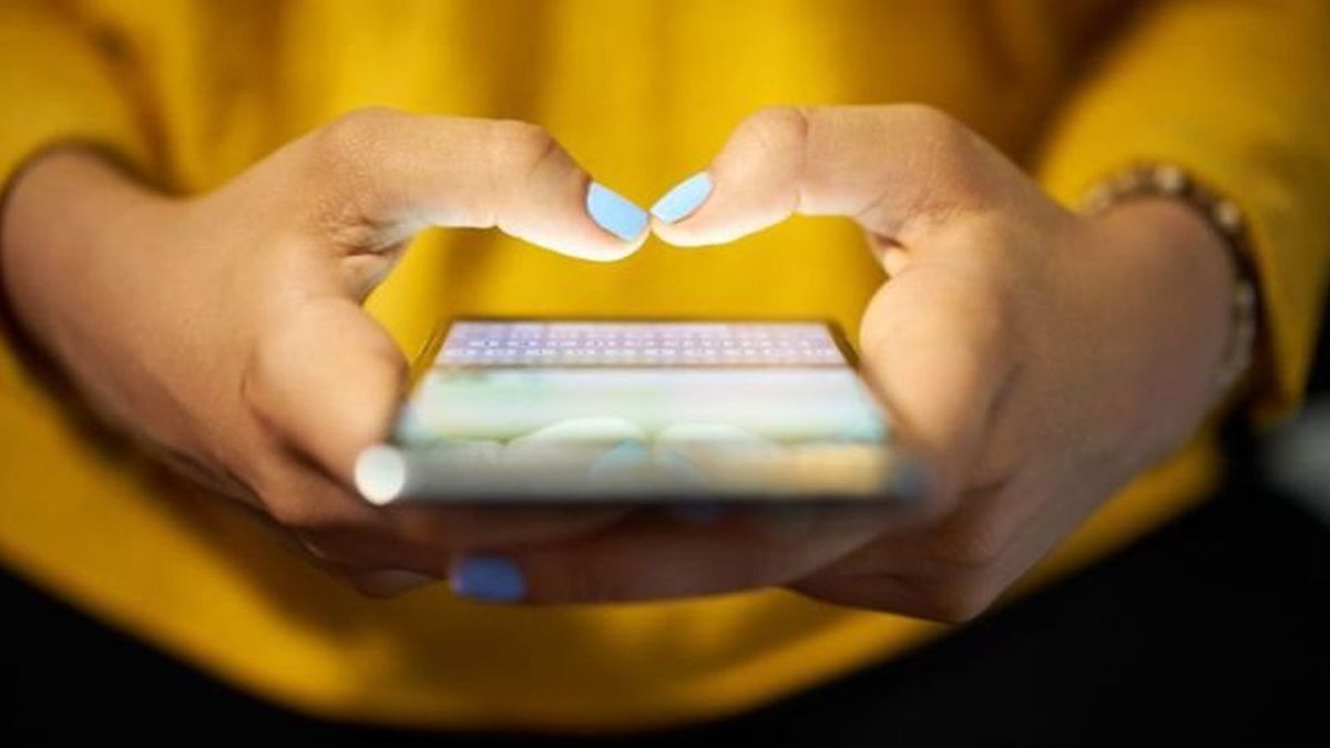İngiltere\'de Tecavüz Kurbanlarından Cep Telefonlarını Polise Teslim Etmesi İstenecek