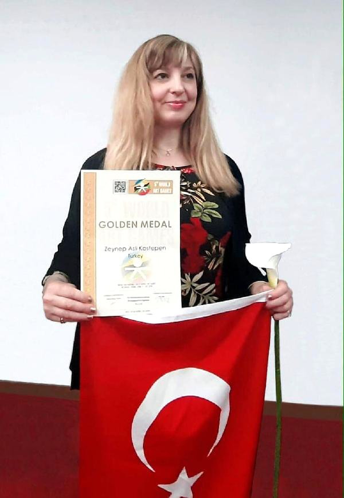 İzmirli Ressama, Dünya Sanat Olimpiyatları\'nda Altın Madalya