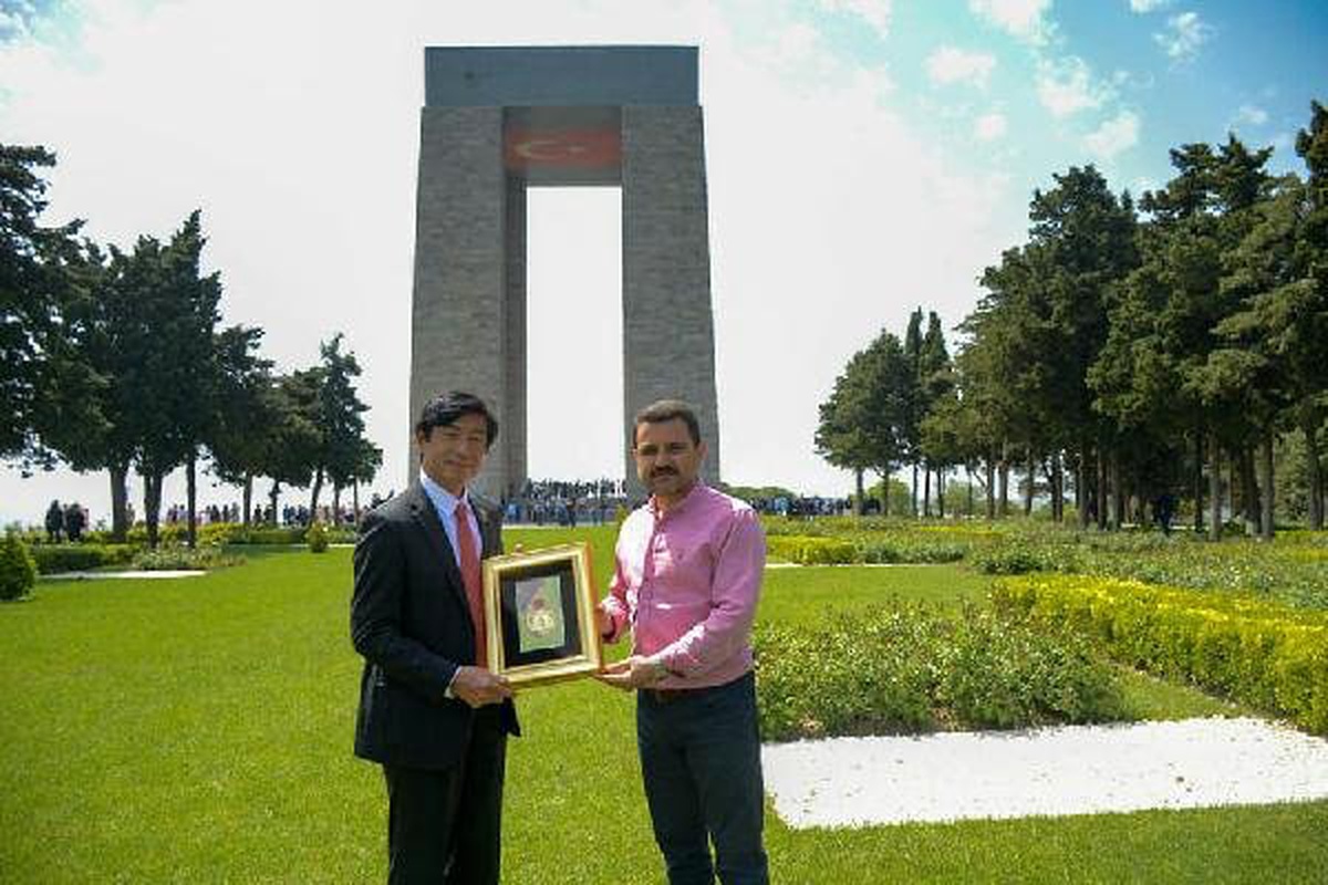 Japon Büyükelçi, Çanakkale Şehitliği\'nde