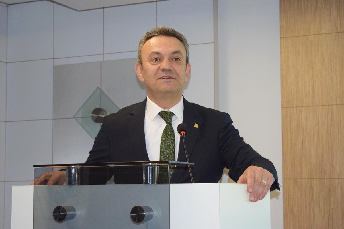 Kadir Gürkan\'dan Genç Meslektaşlarına Uyarı