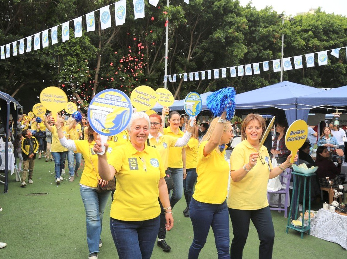 Kız Çocuklarının Okuması İçin Şenlik Düzenlediler