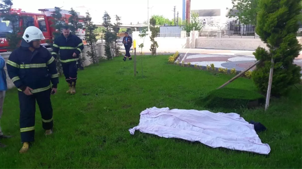 Lüks Rezidansta Sır Ölüm