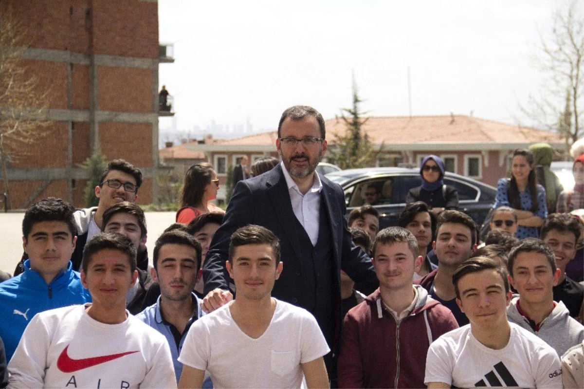 Mahir İz Anadolu İmam Hatip Lisesi\'ne Bakan Kasapoğlu\'ndan Ziyaret