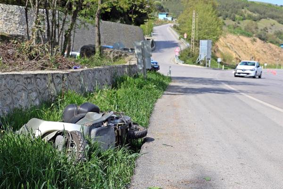 Otomobilin Çarptığı Motosikletin Sürücüsü Ağır Yaralandı