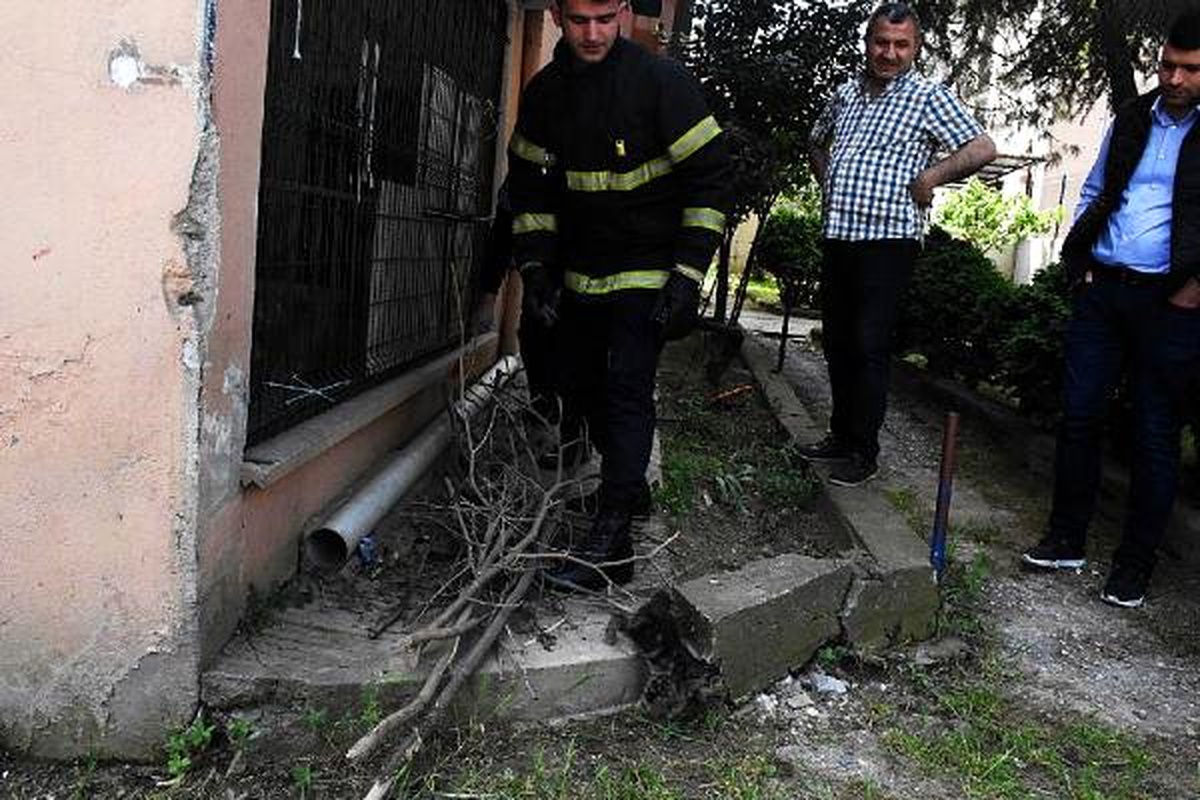 Su Borusuna Sıkışan Yavru Kedi Kurtarıldı