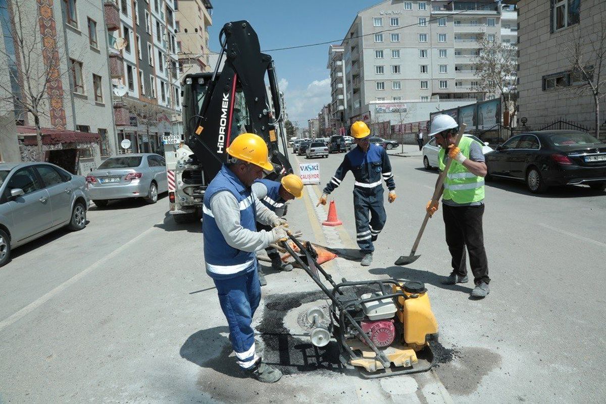 Vaski Tehlike Arz Eden Rögar Kapaklarını Değiştiriyor