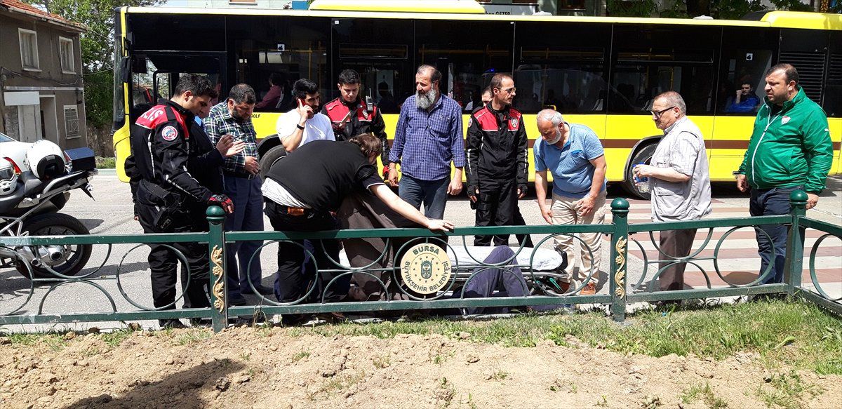 Yaya Geçidinde Araç Çarptı