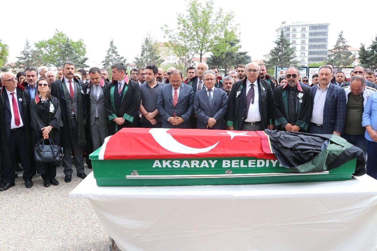 Aksaray\'da Öldürülen Avukat Son Yolculuğuna Uğurlandı