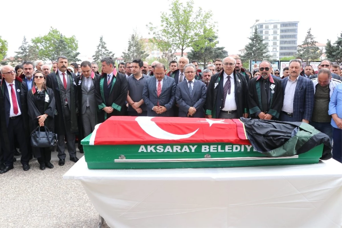 Aksaray\'da Öldürülen Avukat Son Yolculuğuna Uğurlandı
