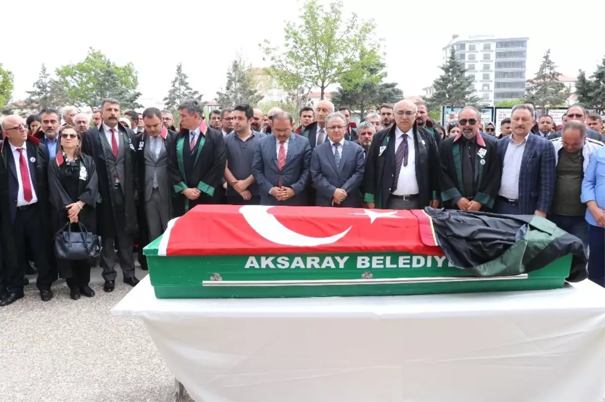 Aksaray\'da Öldürülen Avukat Son Yolculuğuna Uğurlandı