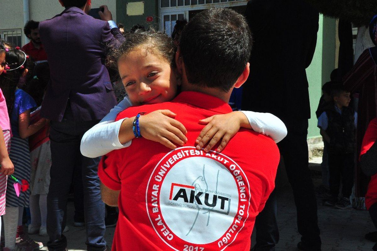 Akut Köy Çocuklarını Mutlu Etti