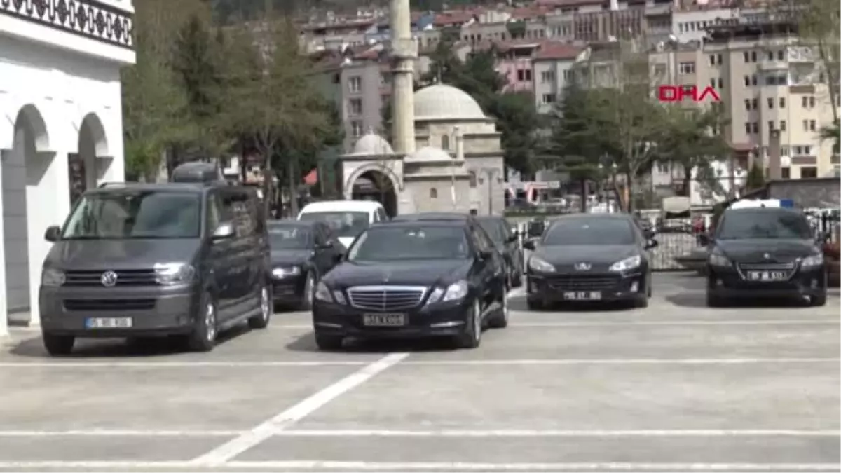 Amasya Başkanın Kaldırdığı Makam Araçları, Düğün Arabası Oluyor