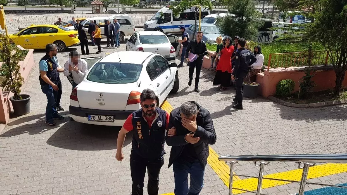 Atm Dolandırıcıları Düzenekleri Böyle Yerleştirdi