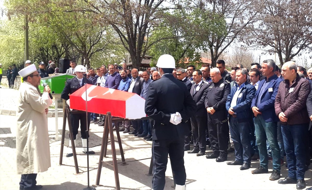 Beyin Kanaması Sonucu Ölen Polis Toprağa Verildi