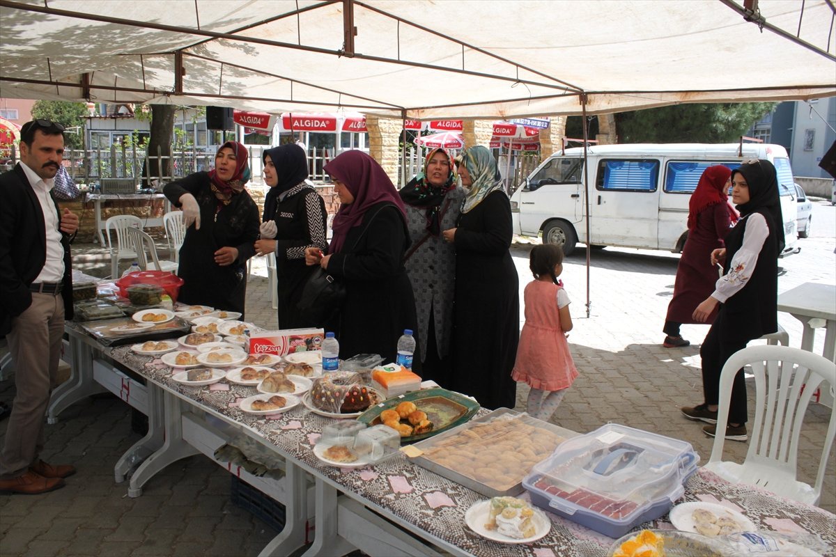 Dinar\'da "Hayır Çarşısı" Kermesi Kuruldu
