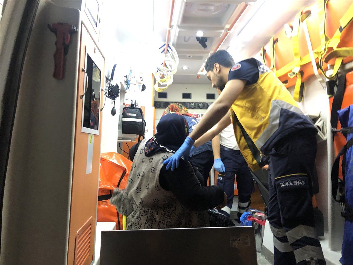 Eşini Bıçakla Yaraladı