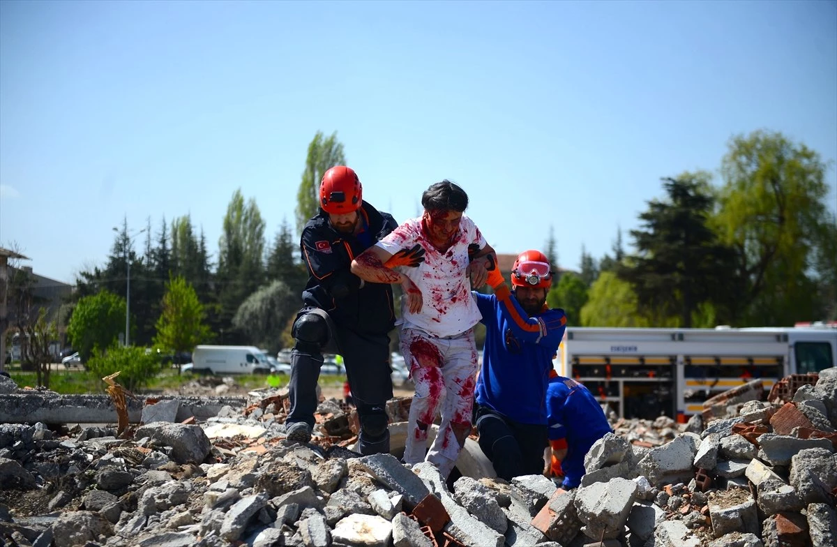 Eskişehir\'de Deprem Tatbikatı