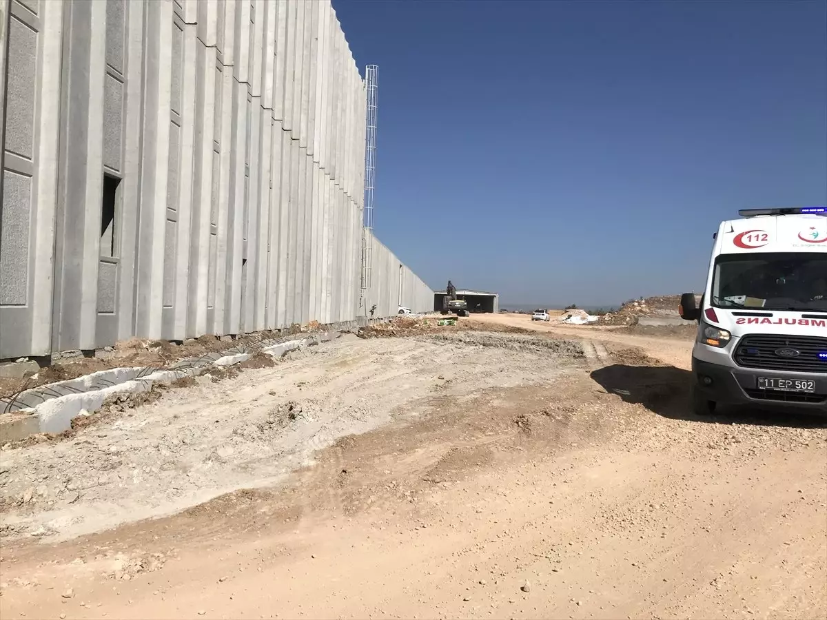 Forklift ile Beton Bariyer Arasında Sıkışan İşçi Öldü