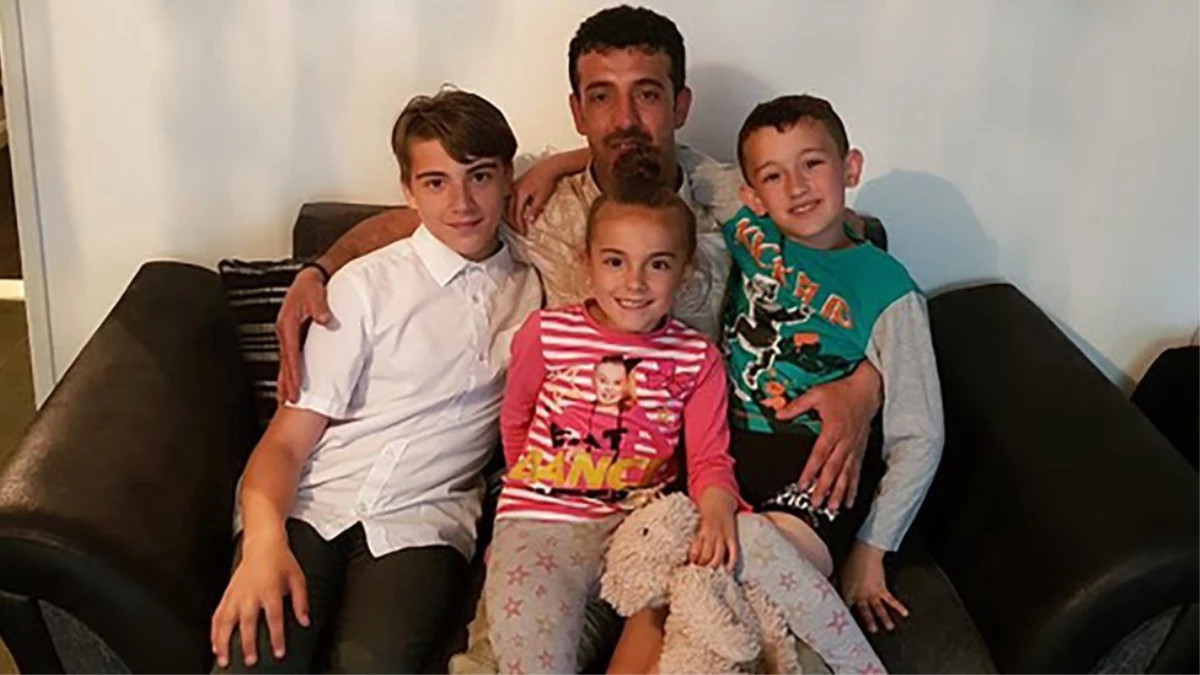 Kampta Ateşe Düşen 7 Aylık Yeğenini Tedavi İçin İngiltere\'ye Getiren Iraklı Sığınmacı Sınır Dışı...
