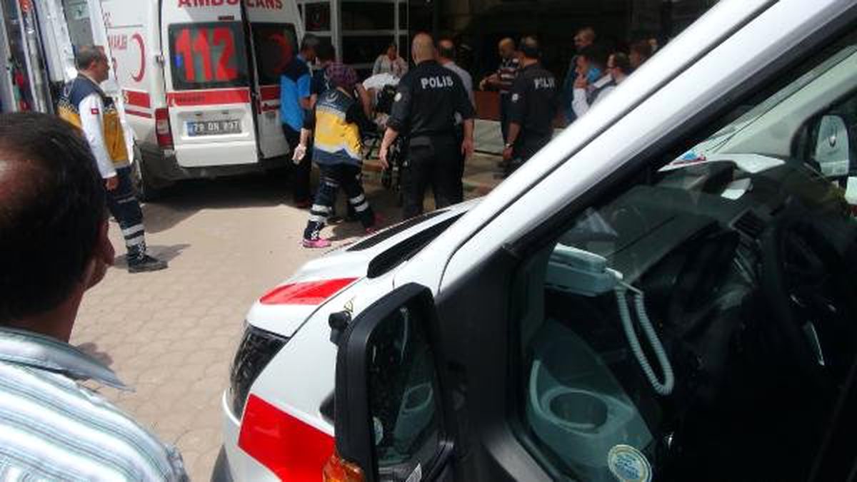 Kilis\'te Traktör Devrildi: 1 Ölü, 1 Yaralı