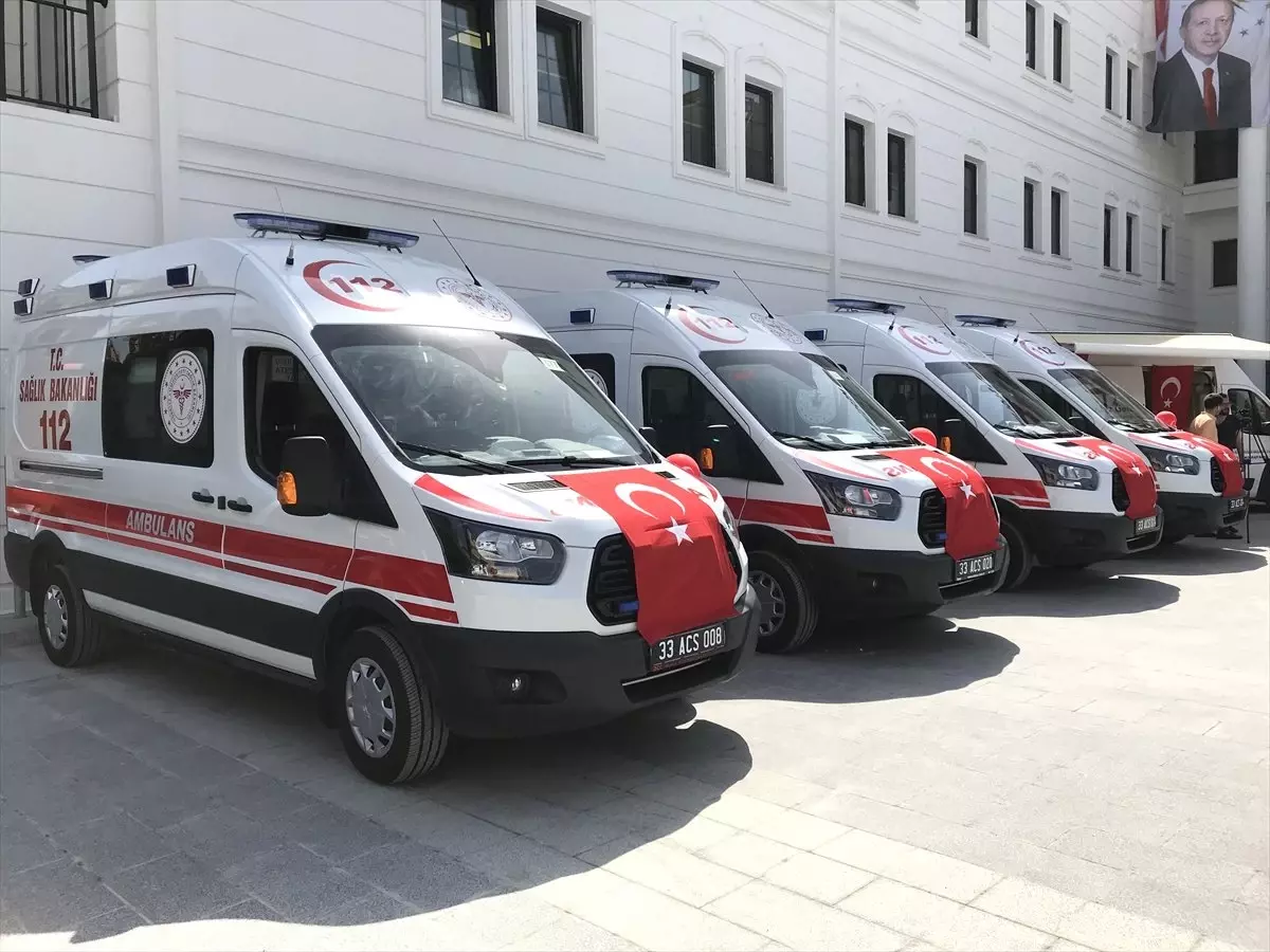 Mersin\'e 8 Yeni Ambulans Tahsis Edildi