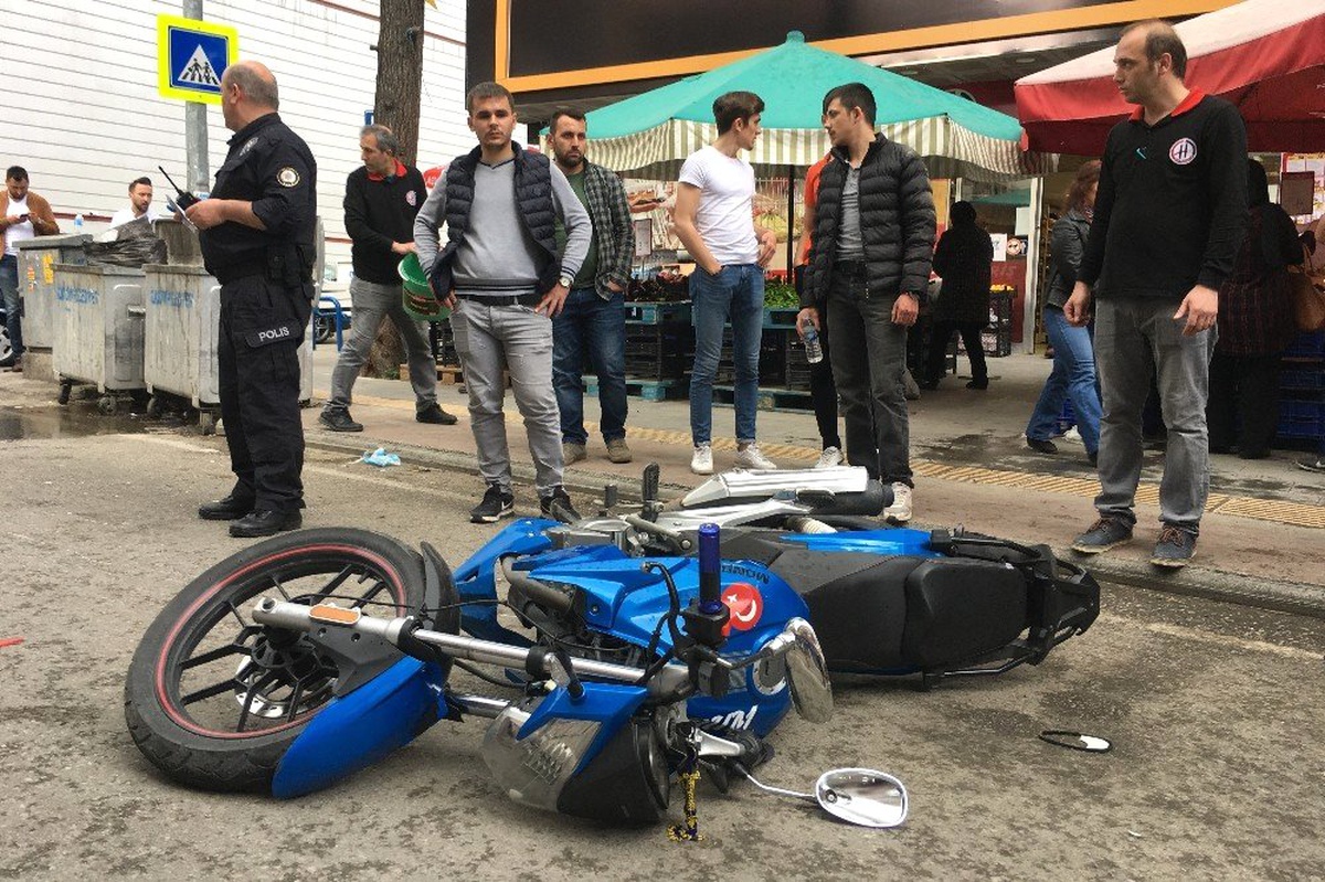 Motosikletin Çarptığı Yaya Yaralandı