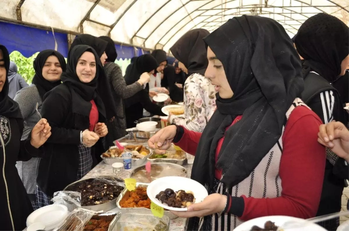 Öğrencilerden Anlamlı Kermes