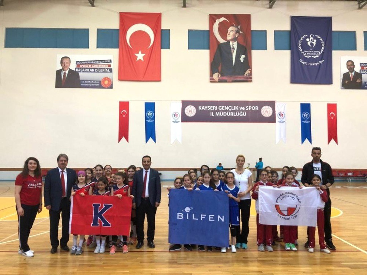 Okullar Arası Voleybol Minikler İl Birinciliği Sona Erdi