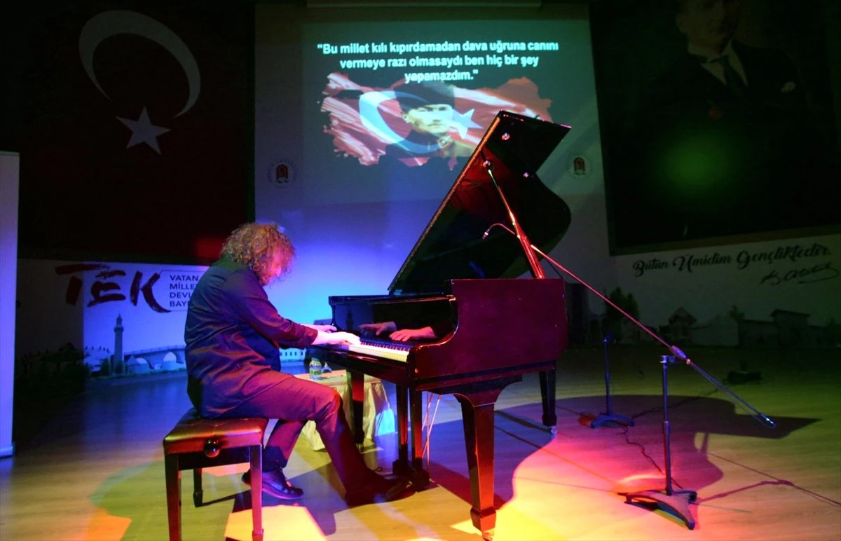 Piyanist Tuluyhan Uğurlu Amasya\'da Konser Verdi