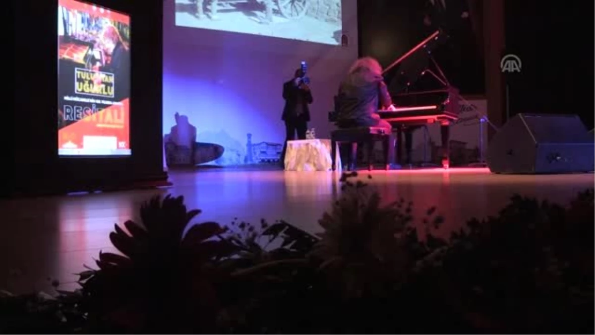 Piyanist Tuluyhan Uğurlu Amasya\'da Konser Verdi