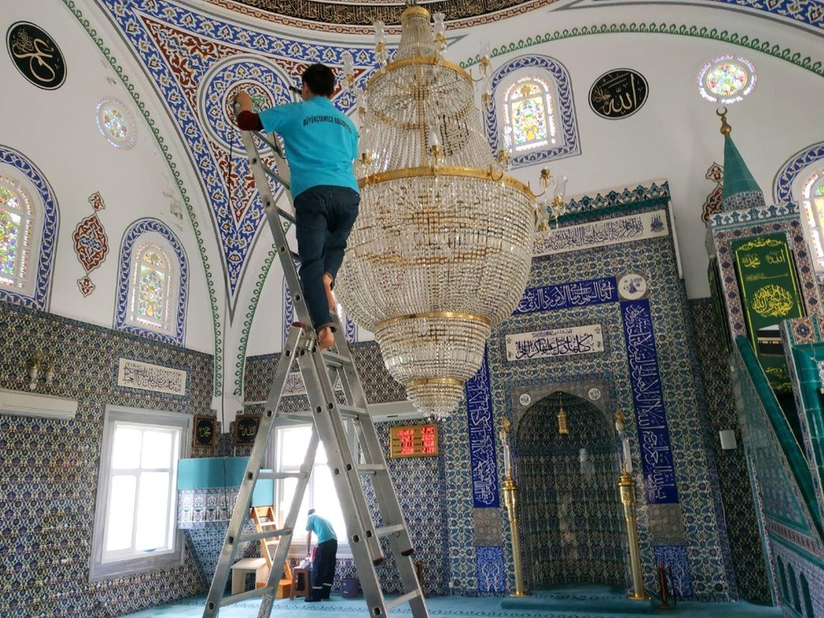 Ramazan Öncesi Büyükçekmece\'nin Tüm Camileri Temizleniyor