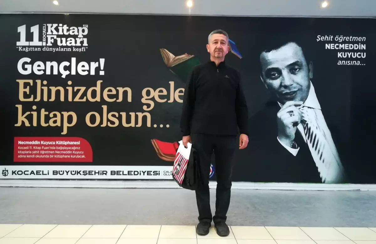 Rıdvan Şükür, Kocaeli Kitap Fuarından Tarih Kitapları Aldı