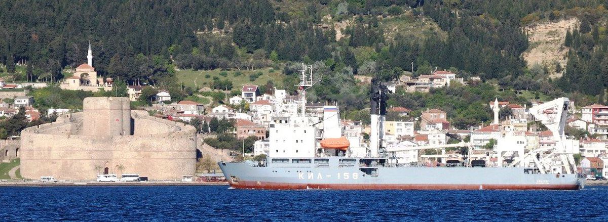 Rus Askeri Kurtarma Gemisi Boğazdan Geçti
