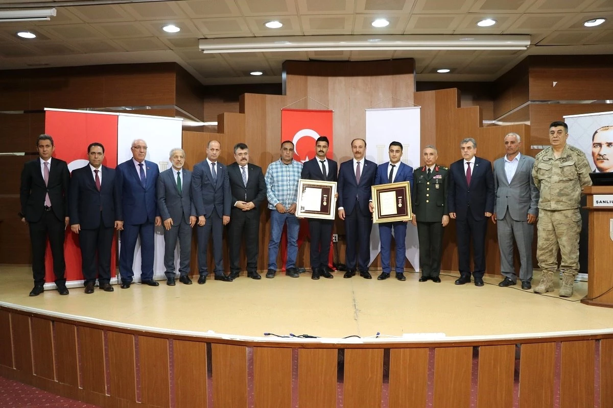 Şanlıurfa\'da 15 Temmuz Gazilerine Devlet Övünç Madalyası