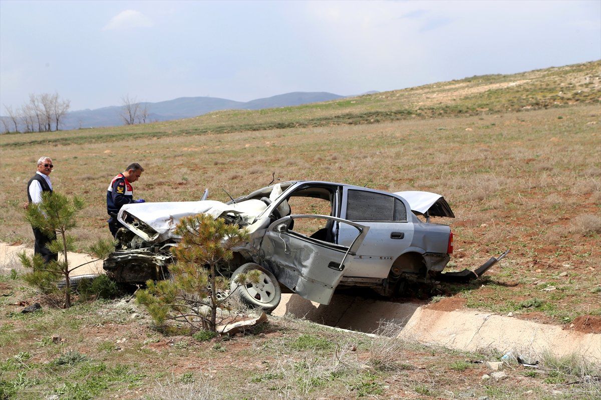 Sivas\'ta Trafik Kazaları: 1 Ölü, 1 Yaralı