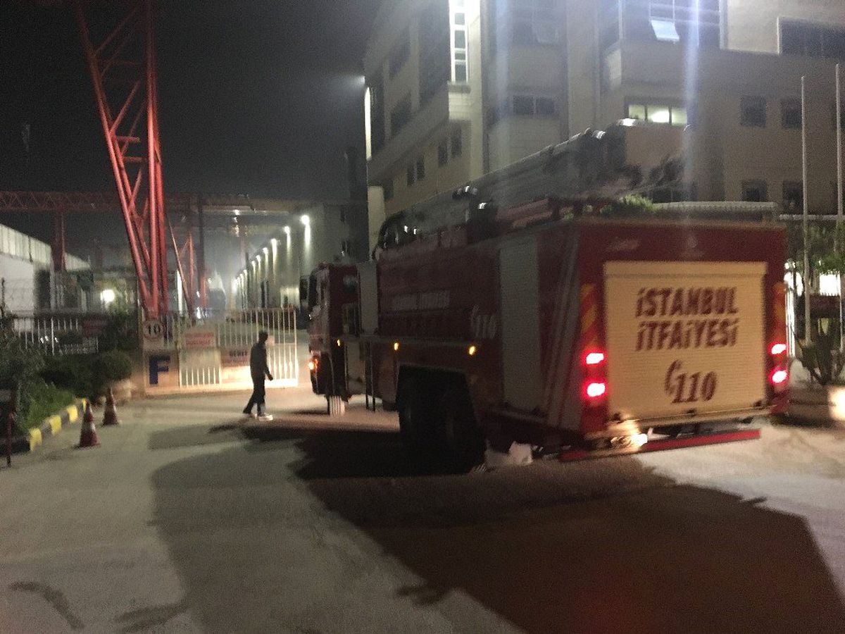 Tuzla Tersanede Askeri Gemide Yangın Çıktı