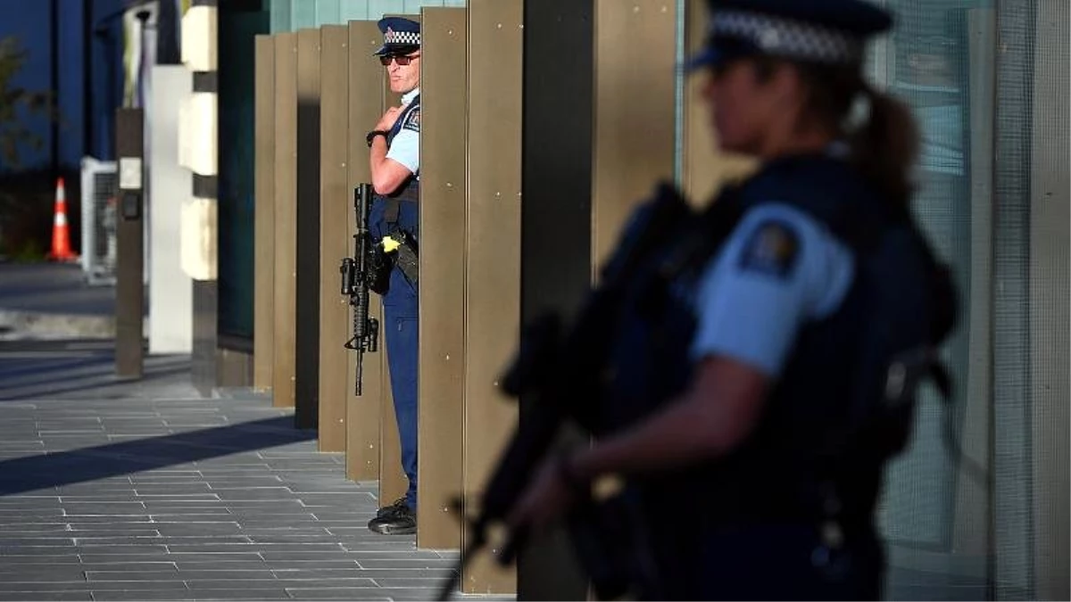 Yeni Zelanda\'da Bombalı Saldırı Alarmı: Bir Kişi Gözaltında