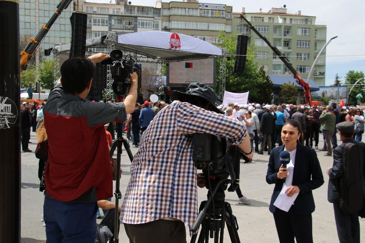 Ankara\'da 1 Mayıs Kutlamalarının Yapılacağı Alanlara Sendikalılar Akın Ediyor