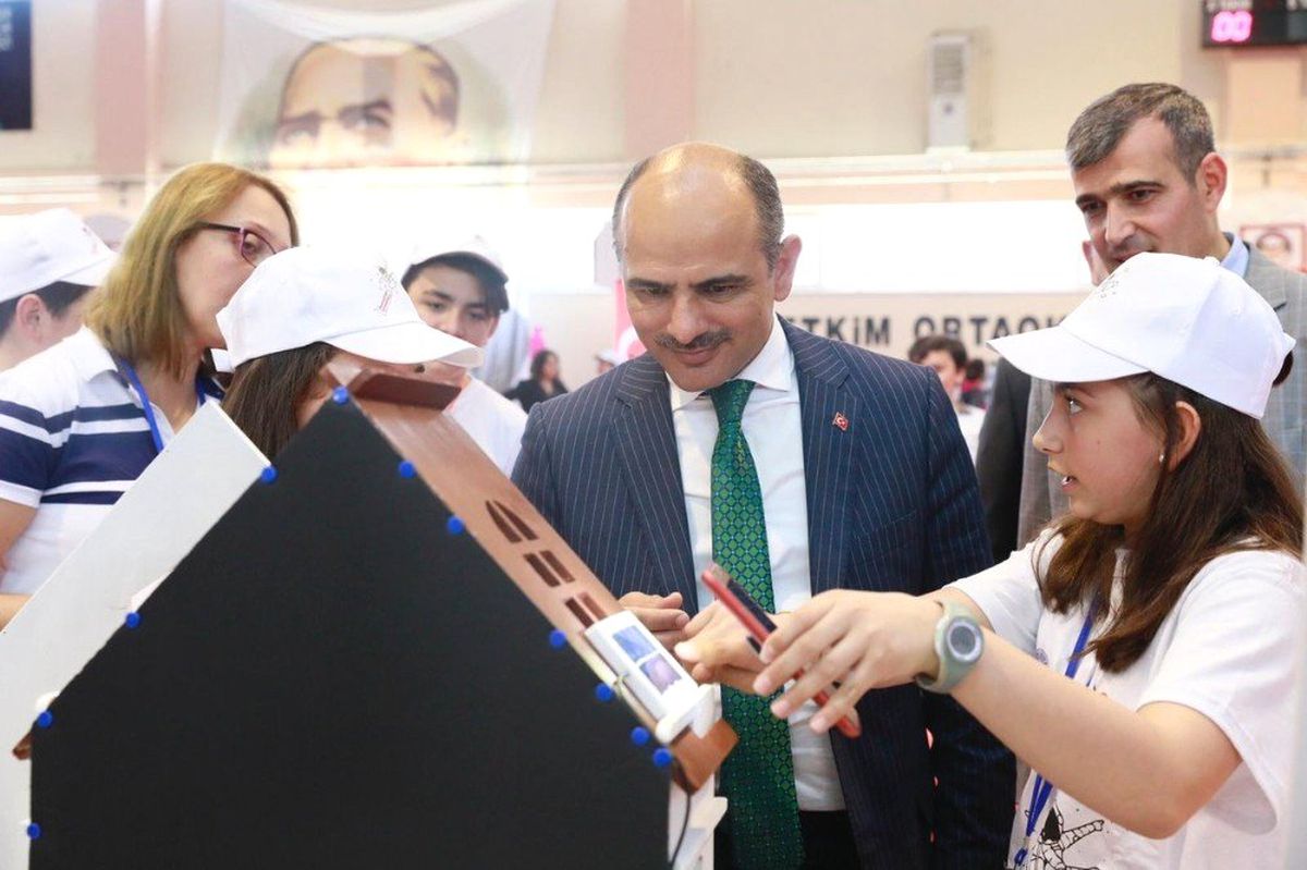 Başkan Söğüt, Tübitak Bilim Fuarı\'nda