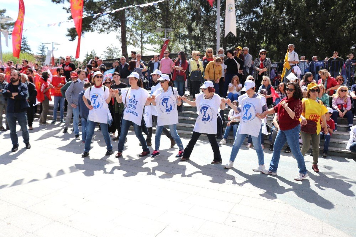 Bolu\'da, 1 Mayıs Emek ve Dayanışma Günü Coşkuyla Kutlandı
